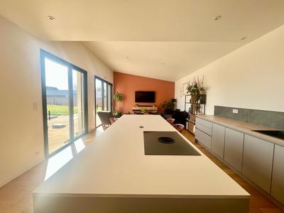 Maison contemporaine - 202 m² - 10 pièces