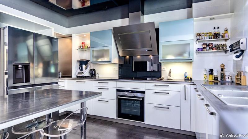 Villa - 445 m² - 9 pièces