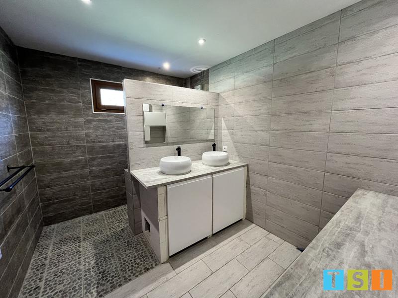 Maison - 99 m² - 4 pièces