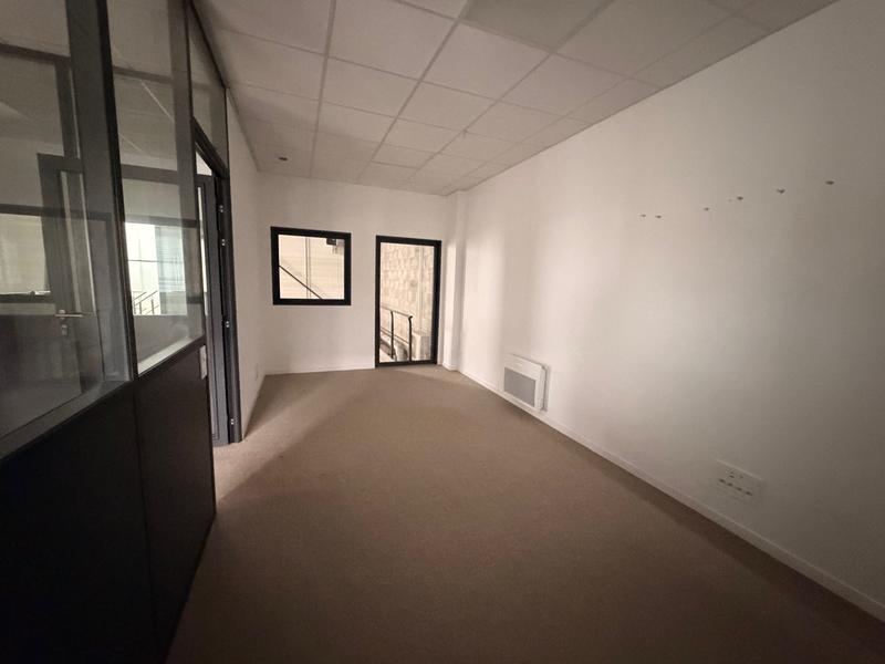 Local commercial - 451 m² - 8 pièces