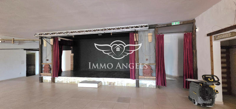 Mas - 240 m² - 13 pièces