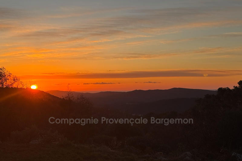 Maison - 200 m² - 2 pièces