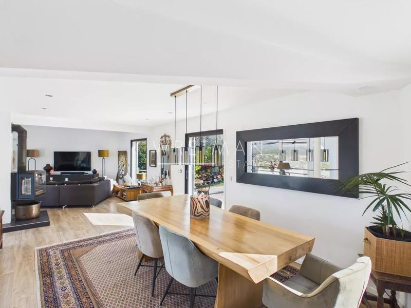 Villa - 291 m² - 5 pièces