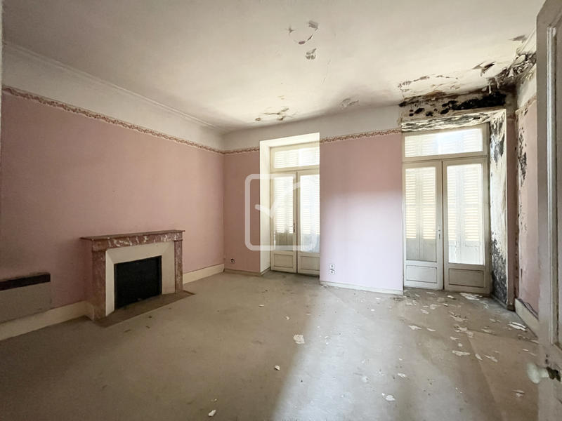 Maison - 230 m² - 9 pièces