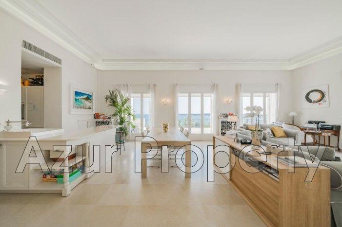 Appartement - 144 m² - 5 pièces