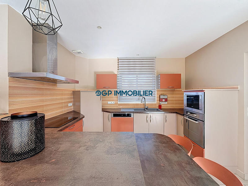 Maison - 122 m² - 4 pièces