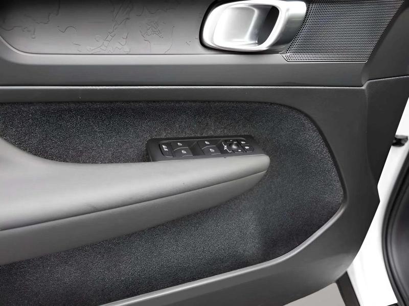 Volvo Xc40 Core Recharge