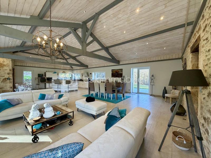 Propriété - 210 m² - 7 pièces