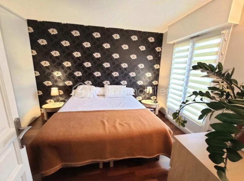 Pavillon - 162 m² - 9 pièces