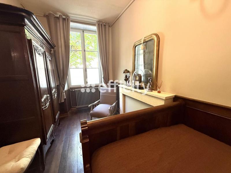 Maison - 205 m² - 6 pièces