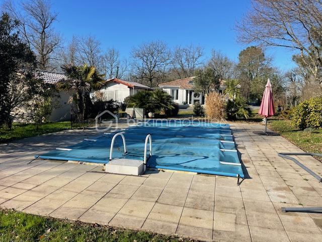 Maison - 104 m² - 4 pièces