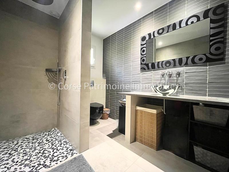 Maison - 127 m² - 6 pièces