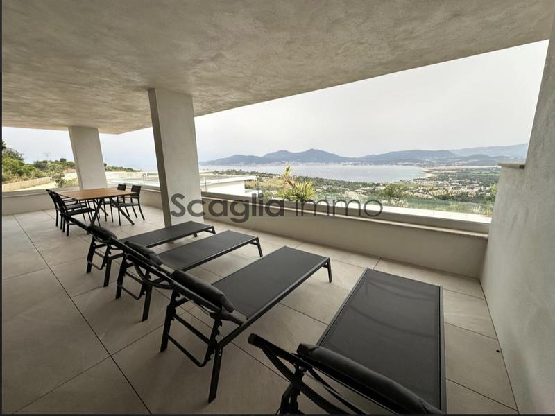 Appartement - 82 m² - 3 pièces