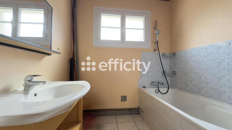 Maison - 149 m² - 8 pièces