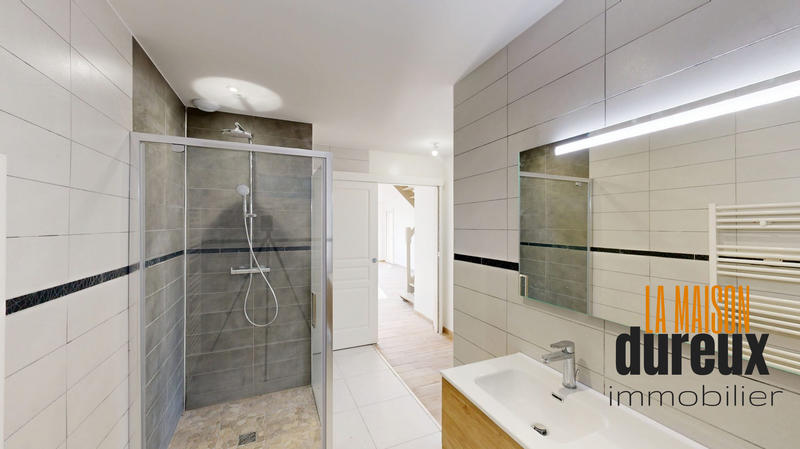 Maison - 101 m² - 5 pièces