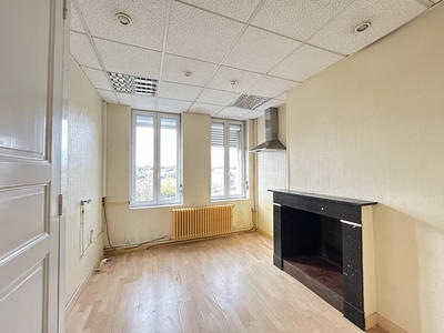 Local commercial - 160 m² - 6 pièces