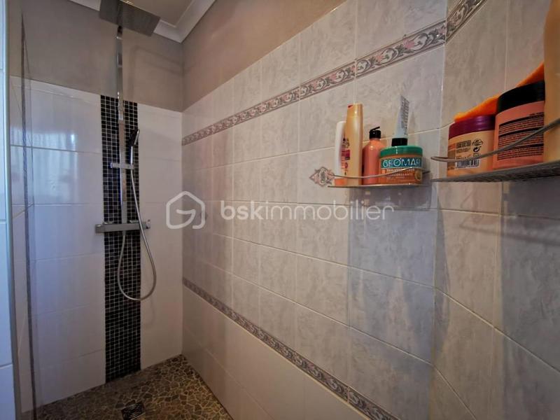 Villa - 151 m² - 6 pièces