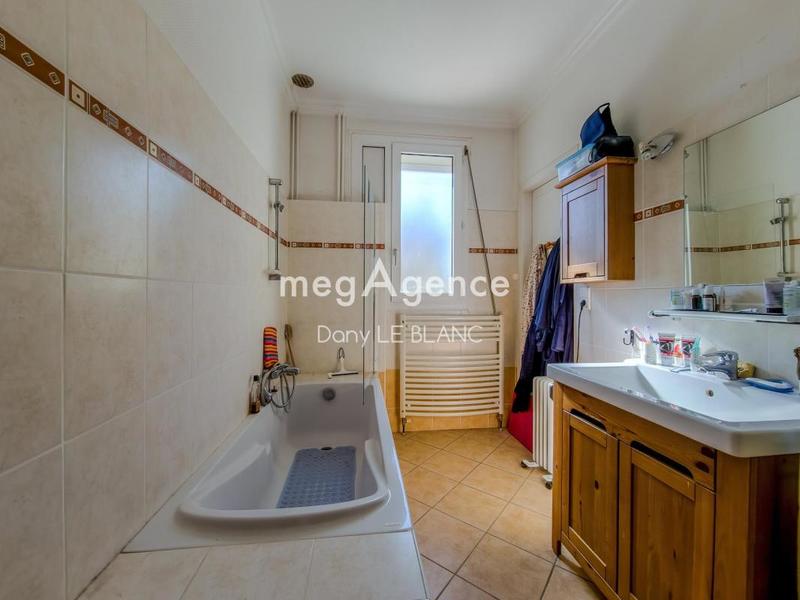 Maison - 180 m² - 7 pièces