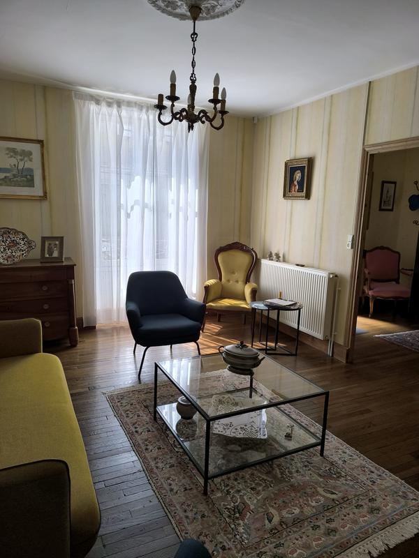 Maison - 201 m² - 7 pièces