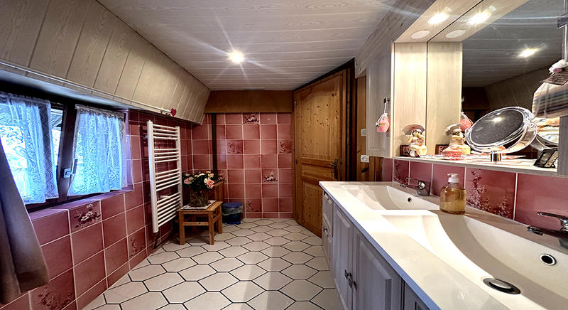 Corps de ferme - 211 m² - 7 pièces