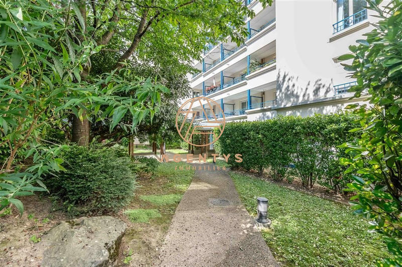 Appartement - 104 m² - 5 pièces