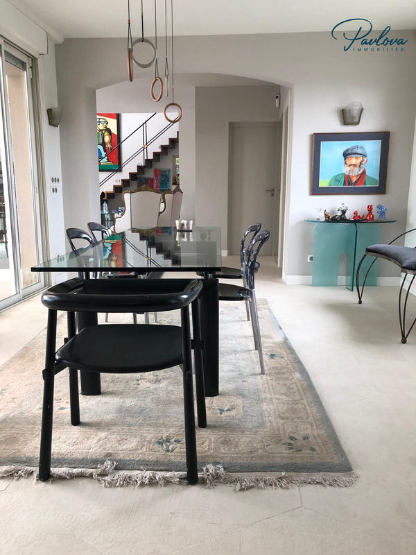 Maison contemporaine - 192 m² - 5 pièces