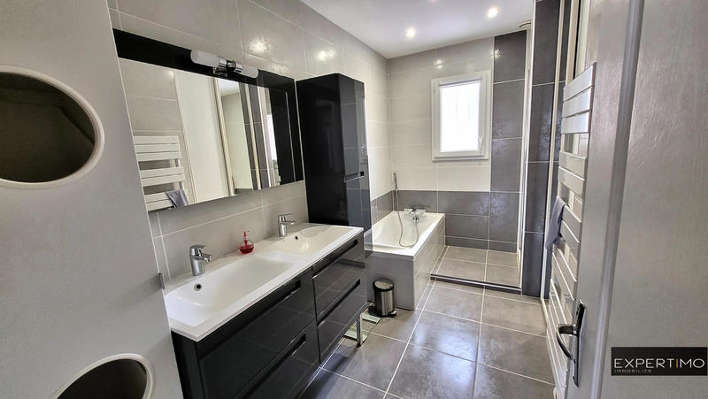 Maison - 148 m² - 6 pièces