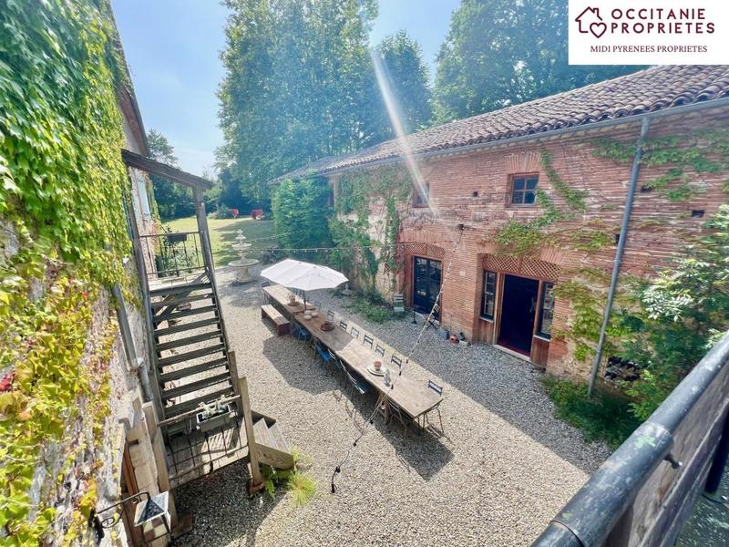 Maison de maîtres - 585 m² - 20 pièces