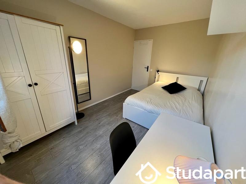 Chambre - 11 m² - 1 pièce