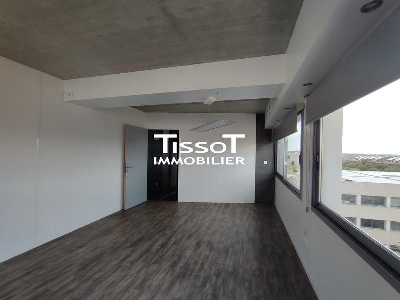 Bureau - 157 m² - 1 pièce