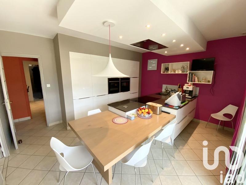 Maison - 221 m² - 9 pièces