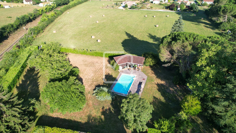 Maison - 160 m² - 8 pièces