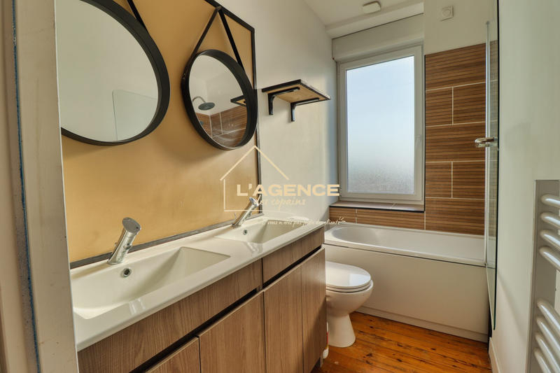 Maison - 99 m² - 5 pièces