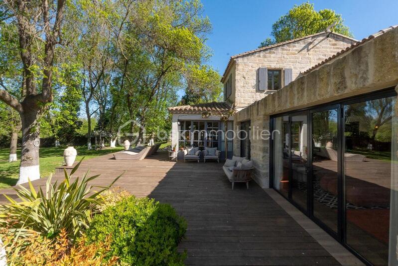 Propriété - 253 m² - 8 pièces