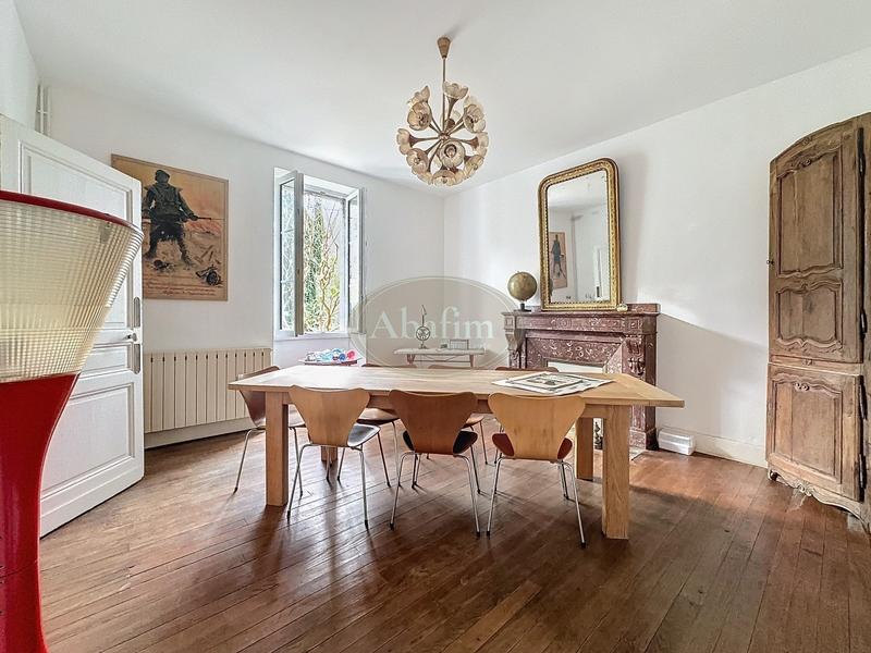 Maison - 197 m² - 8 pièces