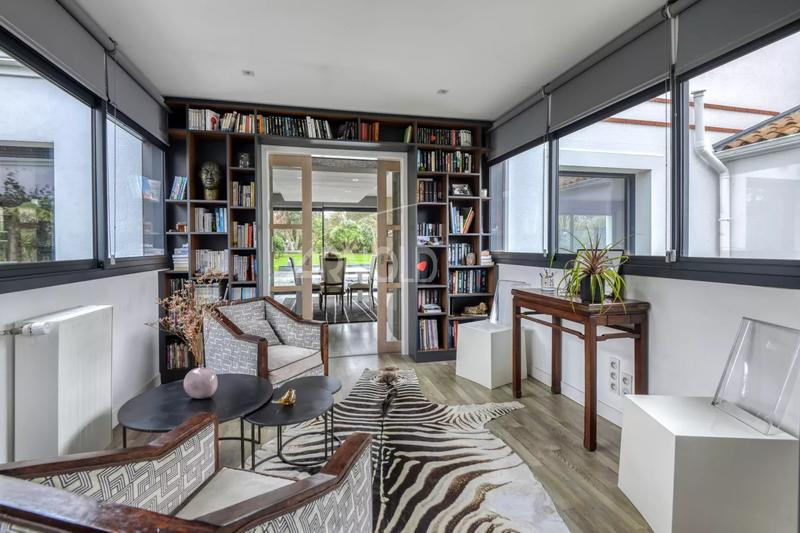 Maison - 191 m² - 8 pièces