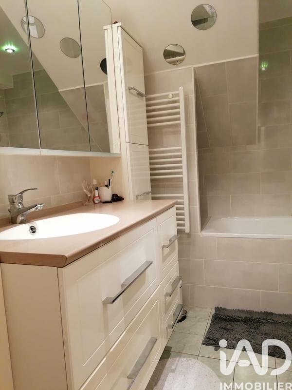 Maison - 99 m² - 5 pièces