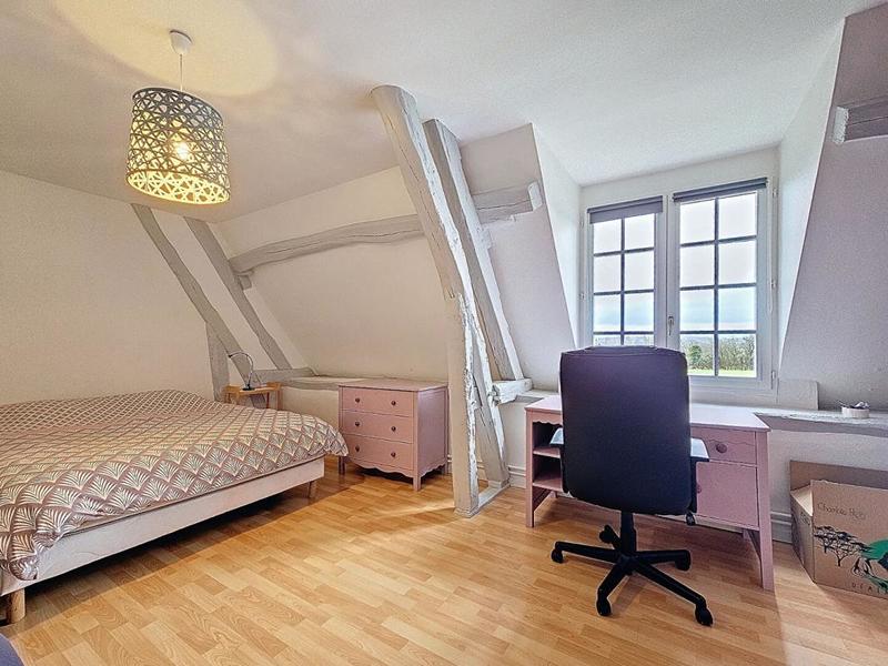 Maison - 210 m² - 8 pièces