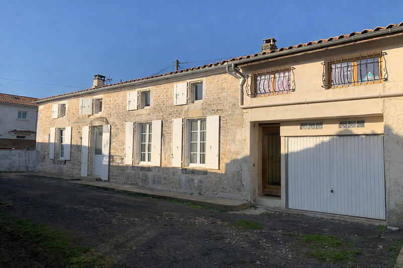 Maison - 239 m² - 8 pièces