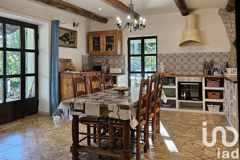 Maison - 210 m² - 7 pièces