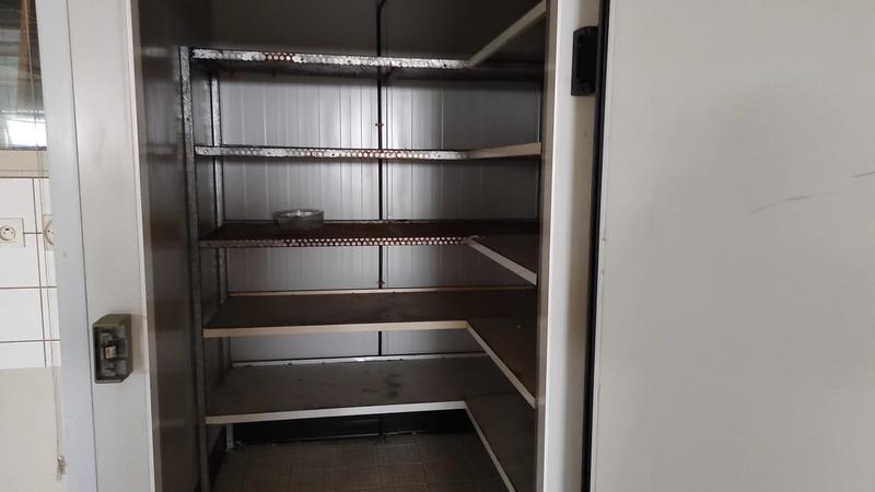 Magasins - 140 m² - 3 pièces