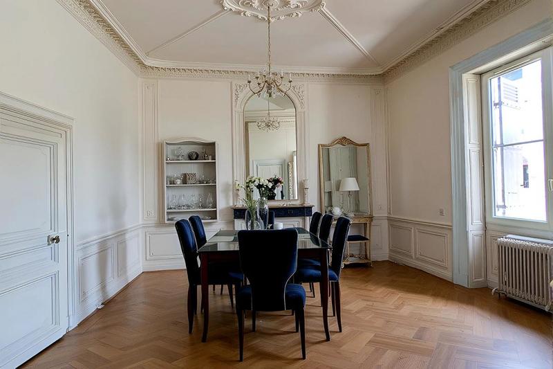 Maison - 180 m² - 8 pièces