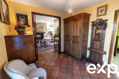 Maison - 225 m² - 8 pièces