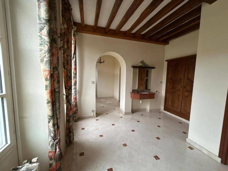 Maison - 338 m² - 10 pièces