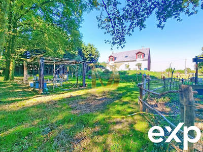 Maison - 245 m² - 9 pièces