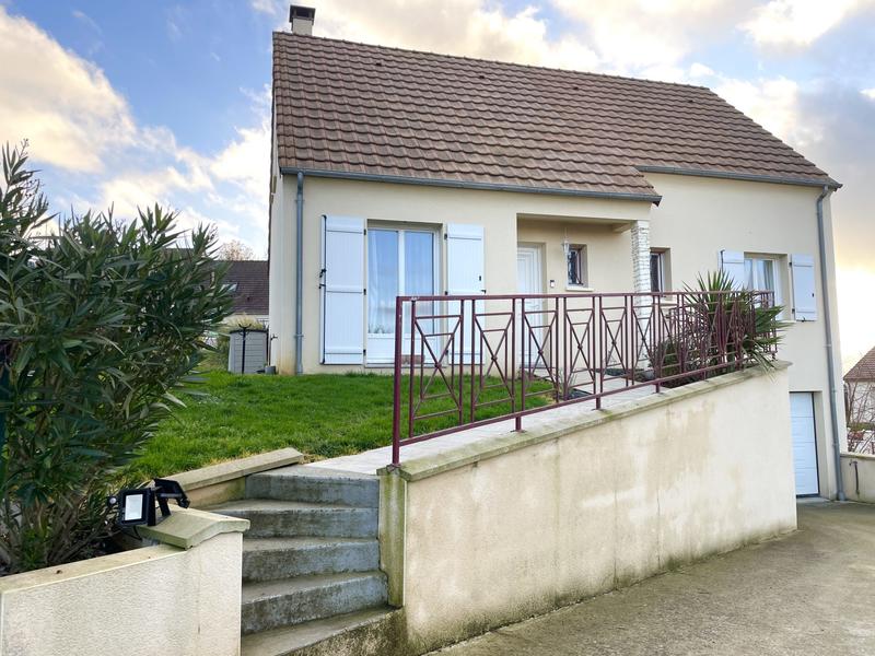 Maison - 110 m² - 6 pièces