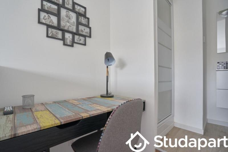 Chambre - 12 m² - 1 pièce