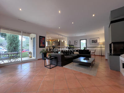 Maison - 122 m² - 6 pièces