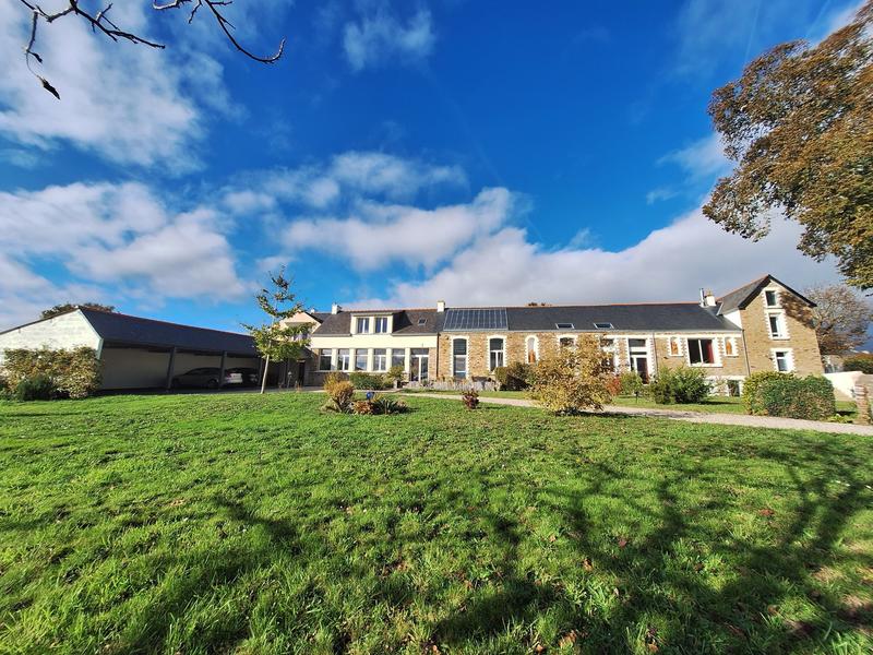 Maison - 408 m² - 11 pièces