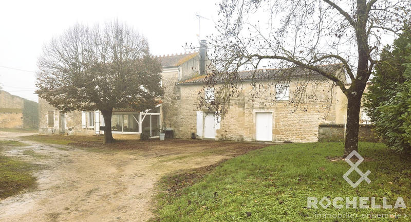Maison ancienne - 190 m² - 8 pièces